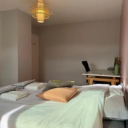 Spacious With Balcony *