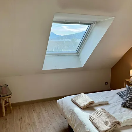 Spacious With Balcony *