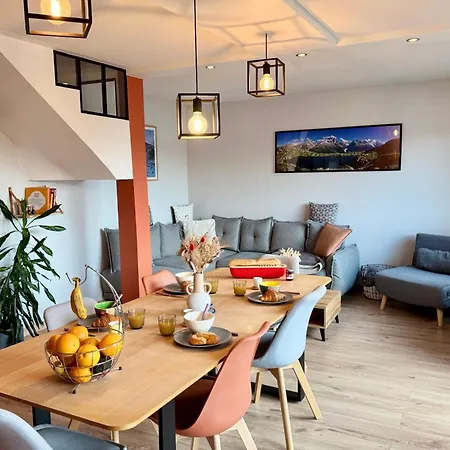 Spacious With Balcony Apartment *